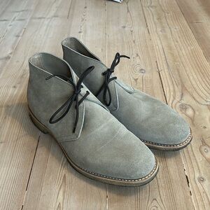 Barely worn! Church’s Sahara III chukka boot in tan suede 7.5 UK
